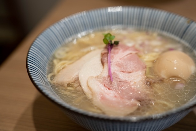 らぁ麺　はつ穂(四ツ谷三丁目 新店 貝出汁ラーメン)がにオープン予定